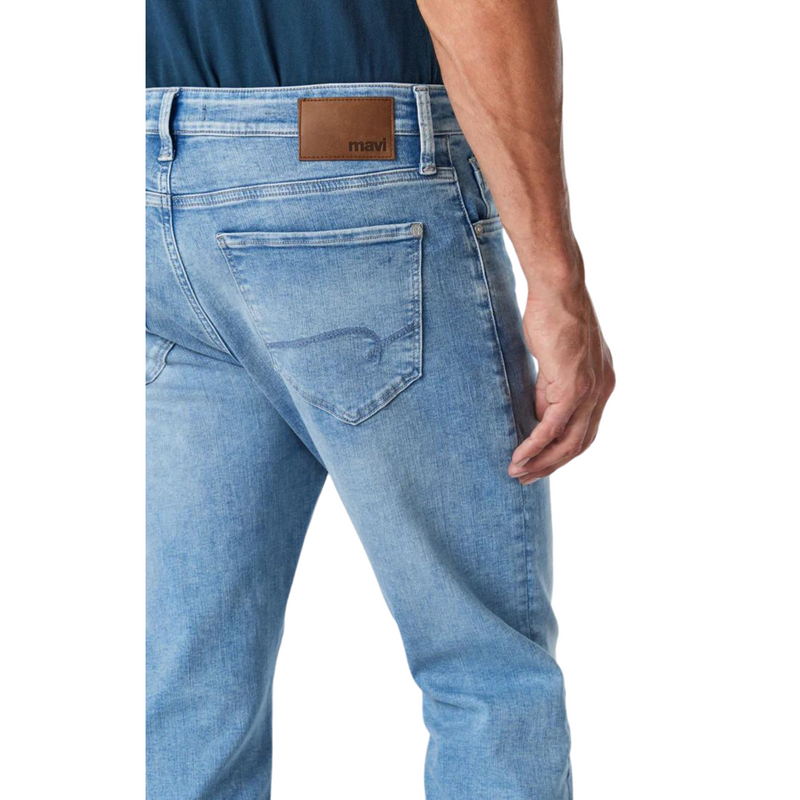 Zach - LT Foggy Feather Blue – LT Foggy Feather Blue