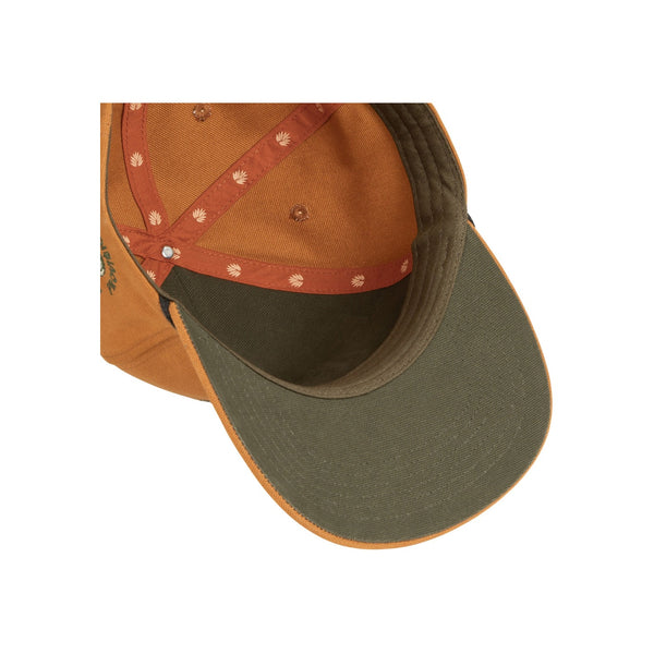 Flat lay of Sendero Bear Hat highlighting the embroidered bear patch, structured front panel, and curved brim
